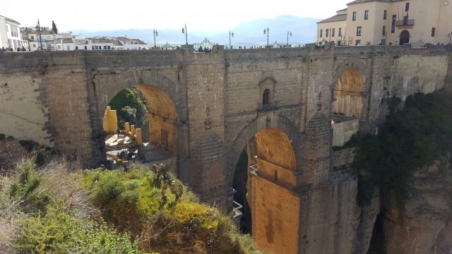 420 ronda el puente nuevo